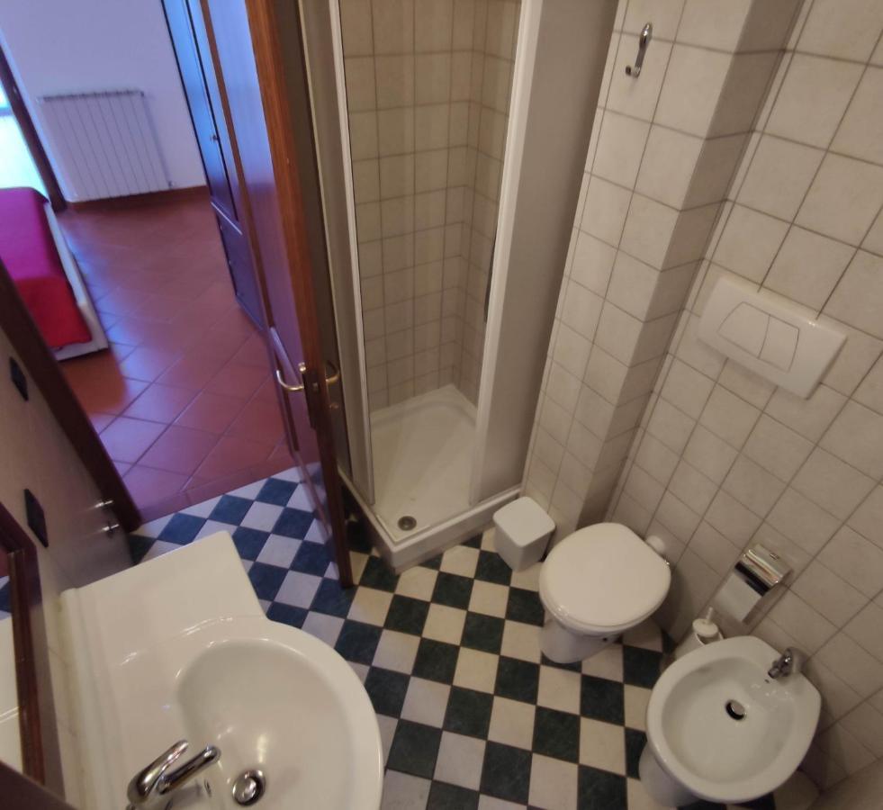 M & M Pinzi Suite Apartment 蒙特普尔恰诺斯塔兹奥 外观 照片
