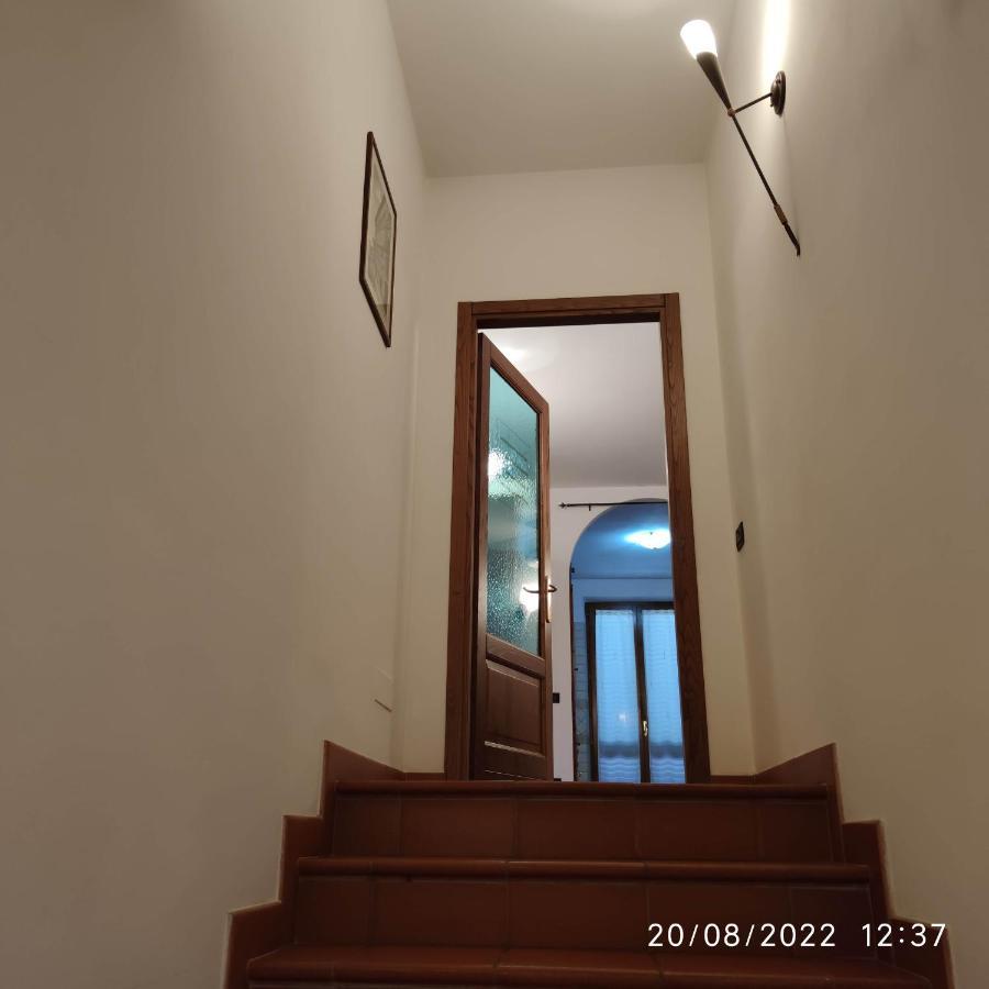 M & M Pinzi Suite Apartment 蒙特普尔恰诺斯塔兹奥 外观 照片