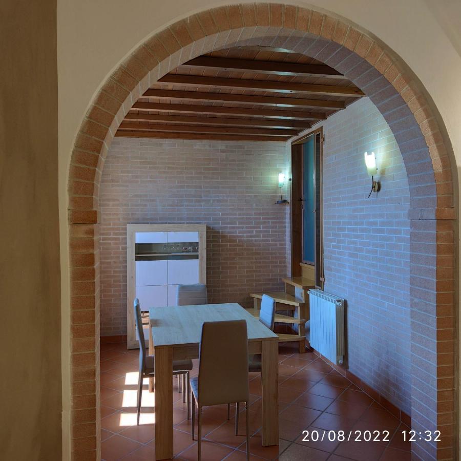 M & M Pinzi Suite Apartment 蒙特普尔恰诺斯塔兹奥 外观 照片