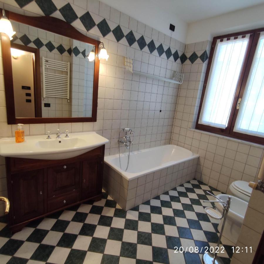M & M Pinzi Suite Apartment 蒙特普尔恰诺斯塔兹奥 外观 照片