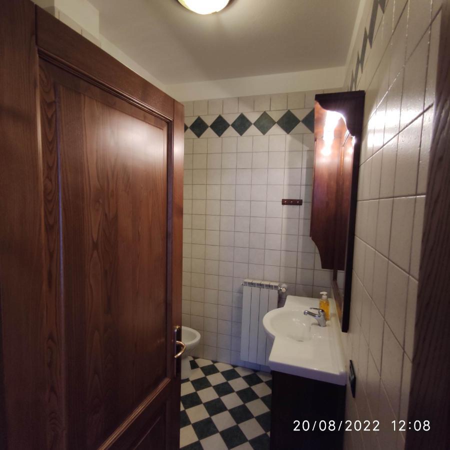 M & M Pinzi Suite Apartment 蒙特普尔恰诺斯塔兹奥 外观 照片